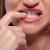 Mangiare le unghie e masticare i chewingum combatte lo stress